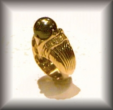 TaborL R BlkPearlRing1